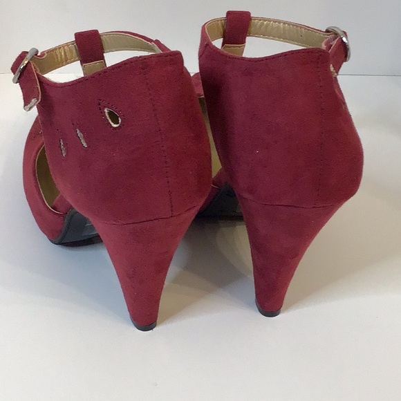 GRAHAM STREET SHOES Co. BURGUNDY RED T. STRAP SUEDE HEELS SZ 8 - Picture 4 of 15